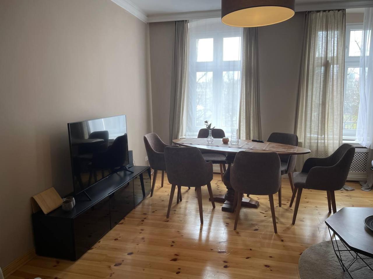 Warm And Stylish Kilian Schmid In For A Comfortable Appartement